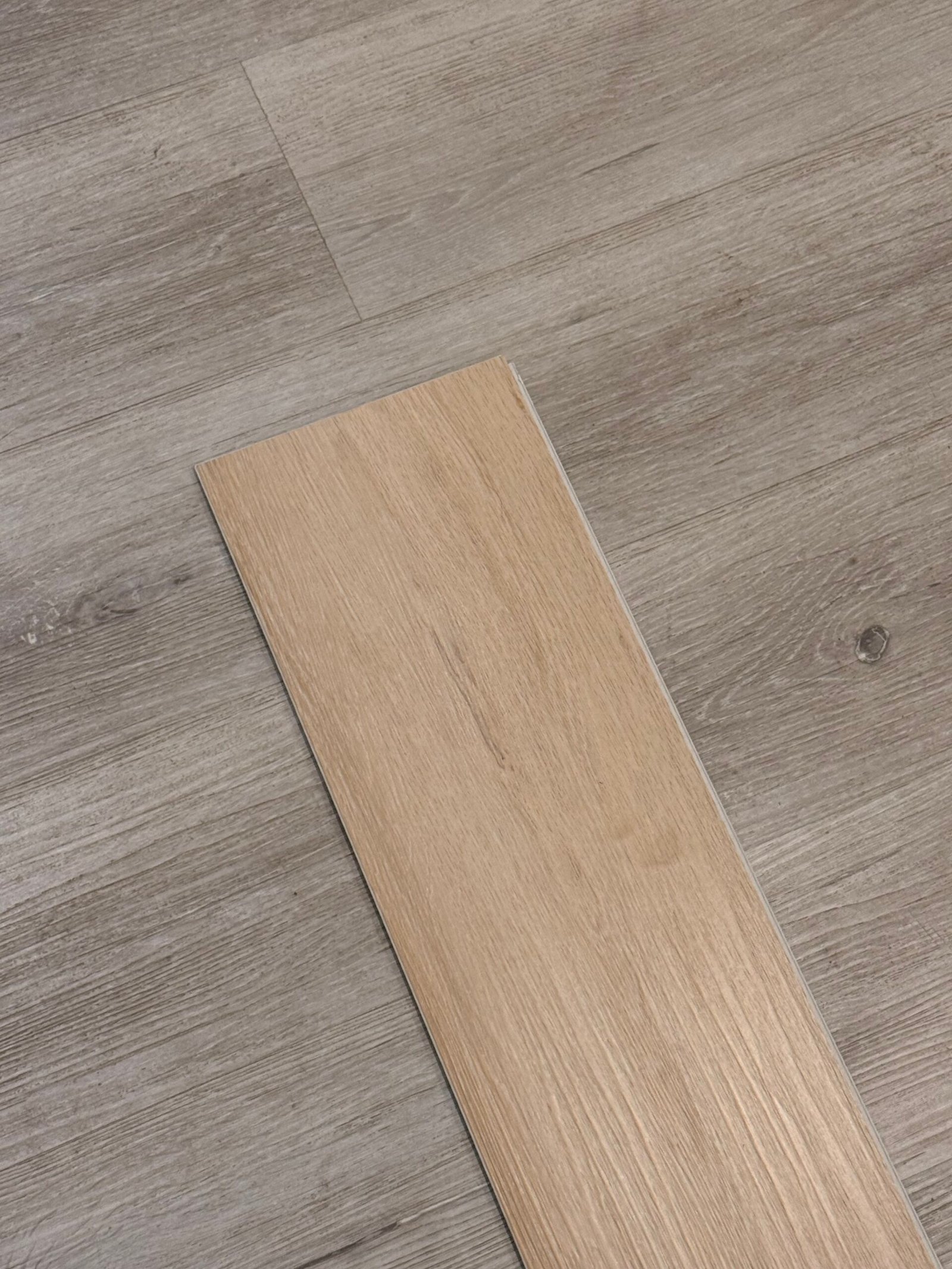 Piso Vinilico SPC 5mm Simil Madera Natural con Manta Incluida - Imagen 3
