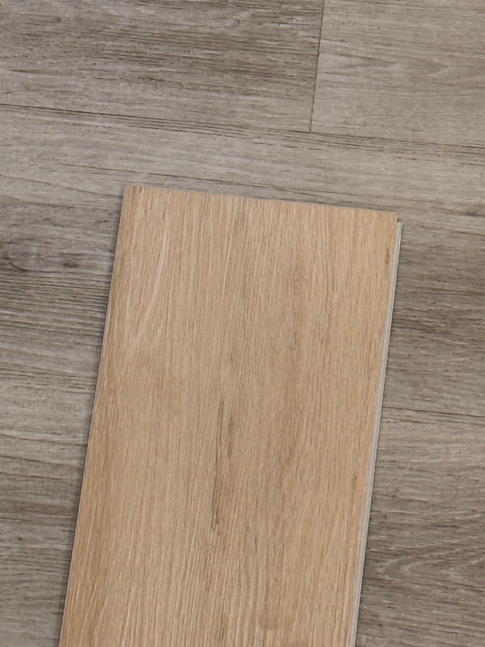 Piso Vinilico SPC 5mm Simil Madera Natural con Manta Incluida - Imagen 2